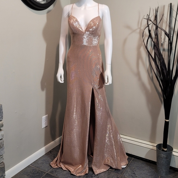 Faviana Dresses & Skirts - NWT Faviana Glamour Rose Gold Mermiad V-neck Spaghetti Strap Formal Dress Size 8